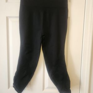 Athleta Break Through  L  Black Laser Cut Compression Style # 597391-01